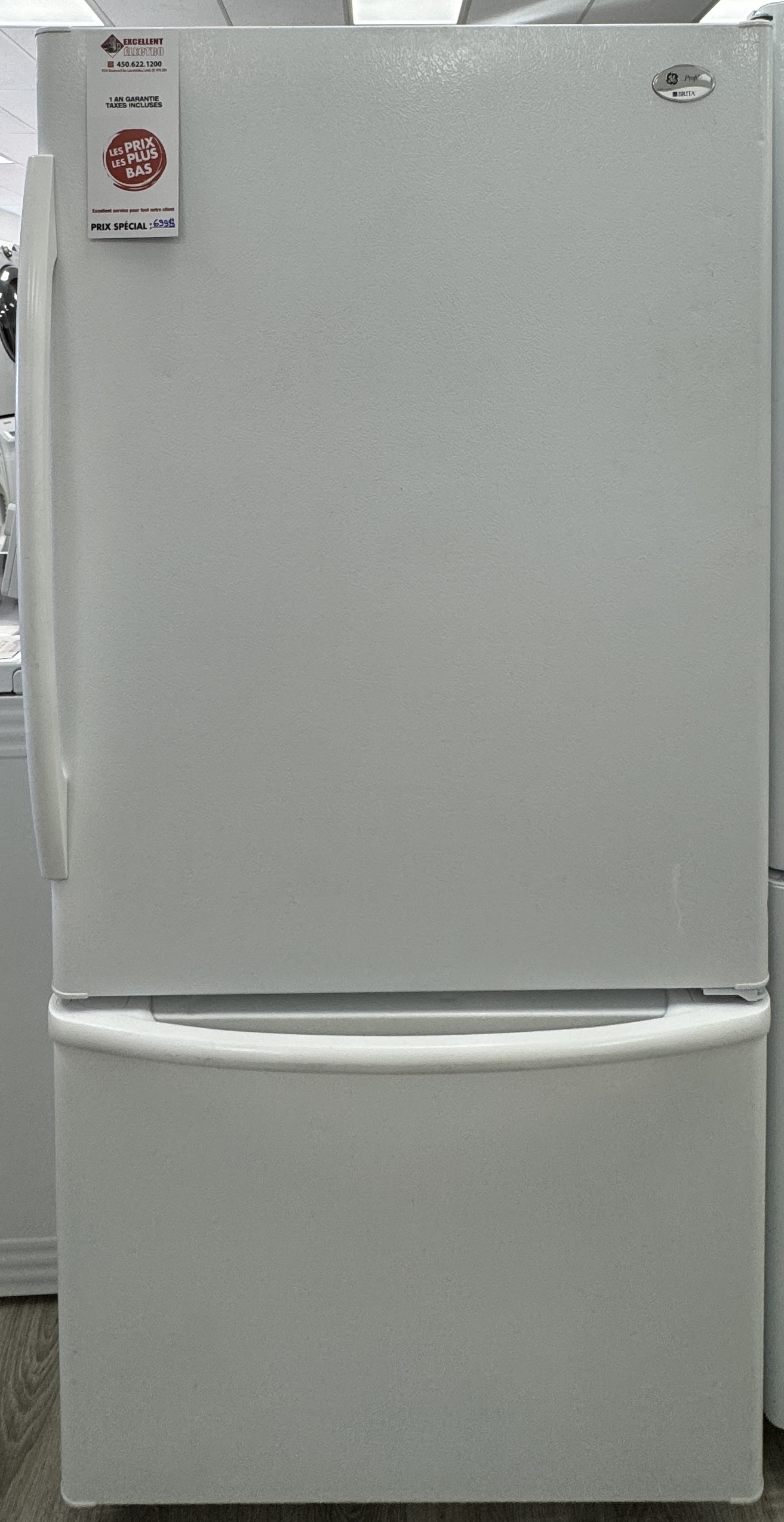 GE Profile - 30'' Refrigerator - White - Bottom Freezer - Refurbished - 30028