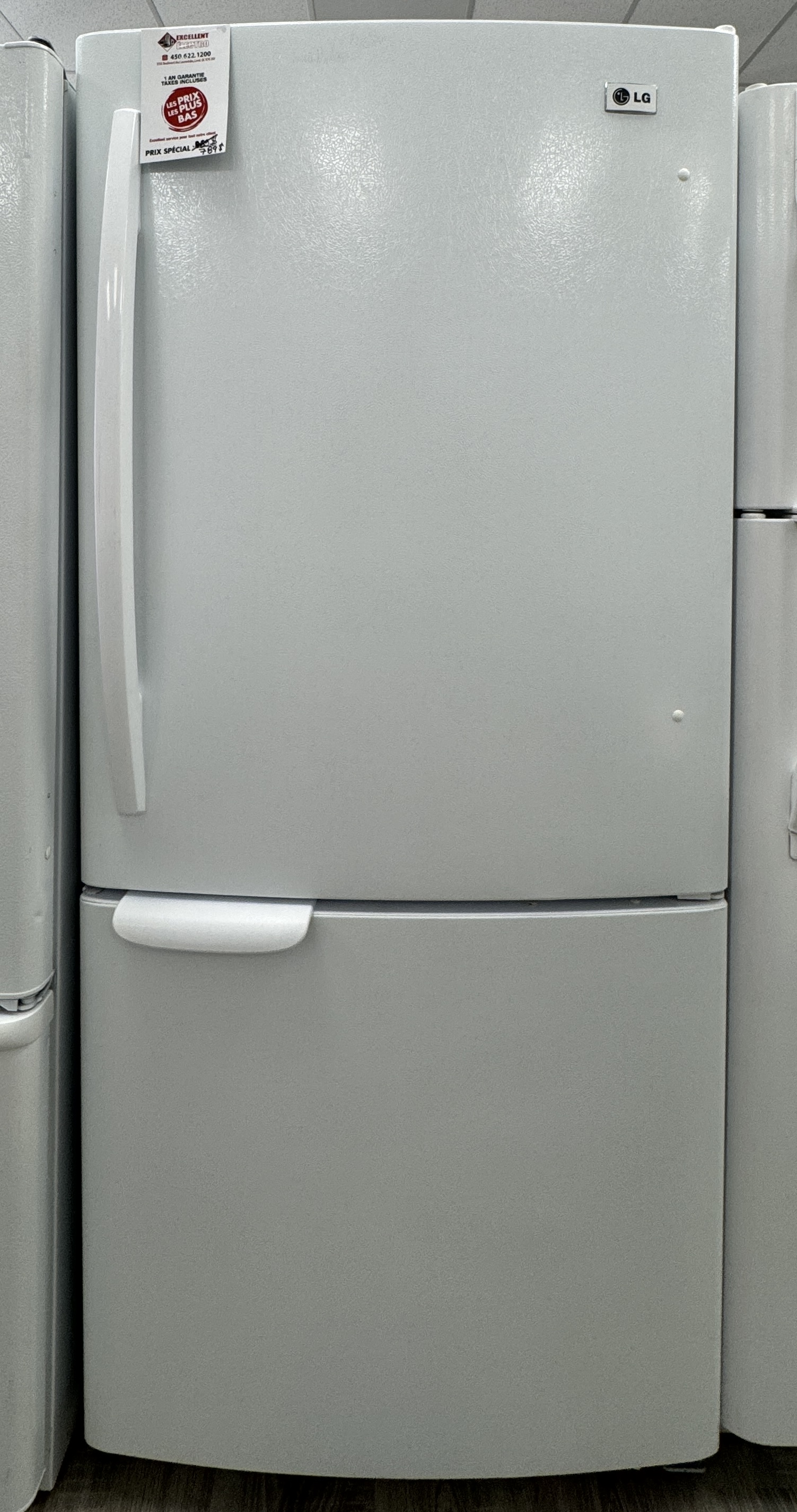 LG - 30'' Refrigerator - White - Bottom Freezer - Refurbished - 30031